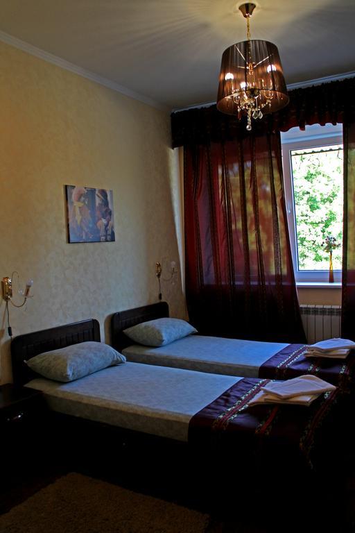 Hotel Meduza Kharkov Luaran gambar